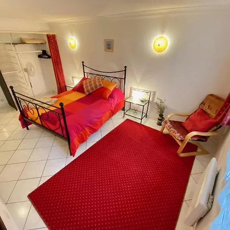 Le Petit Castel *